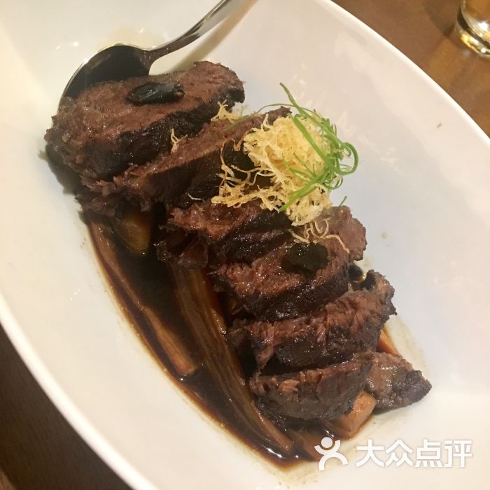 黑松露炖牛肉脸