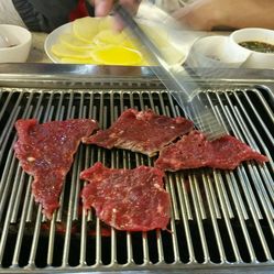 烤肉季人均_烤肉季羊肉串图片(2)