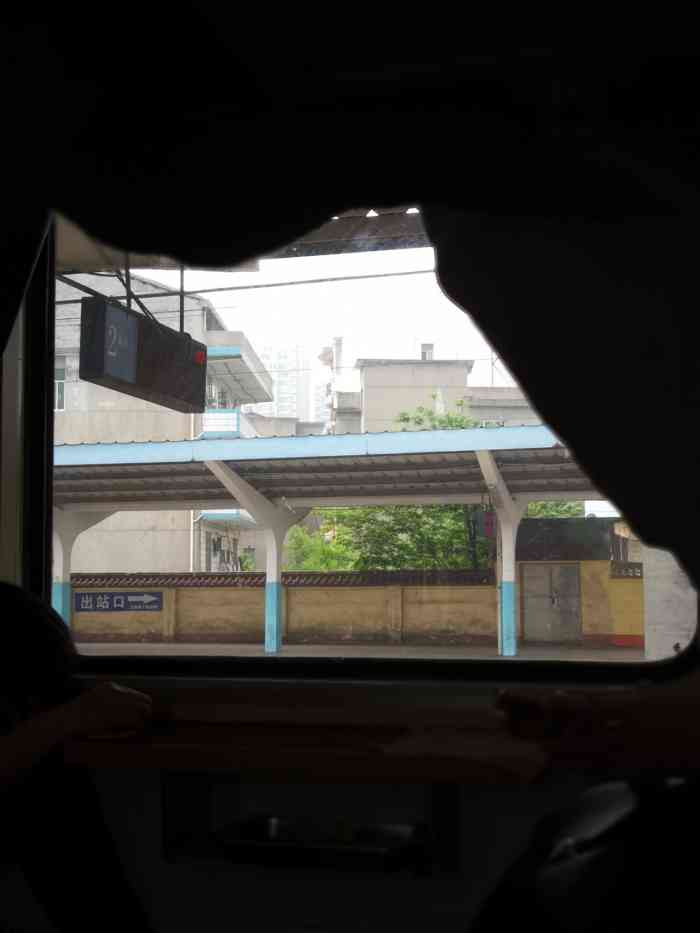 丰城站"丰城火车站位于丰城市站前入上面一看就是实.