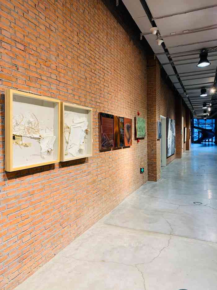 红场美术馆-"哈尔滨西城红场美术馆宝藏拍照圣地位置.