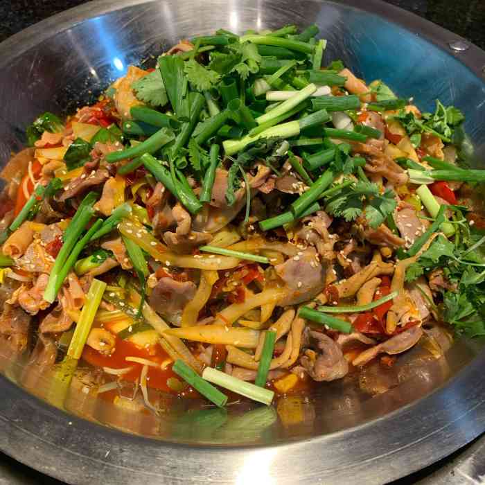 重庆黔江鸡杂-"[薄荷]环境:环境一般般哈,但是价格很.