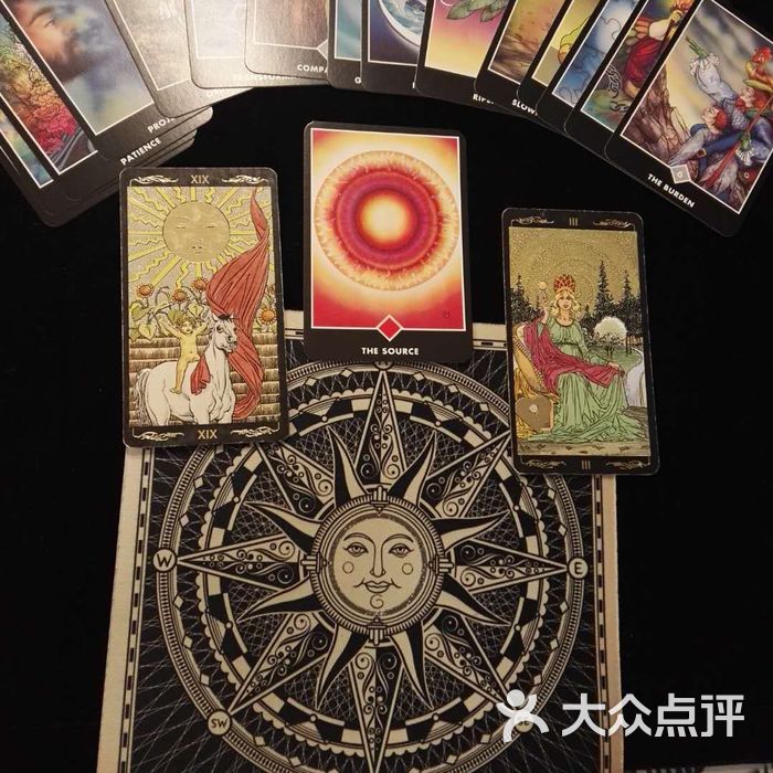 塔罗牌占卜神秘社