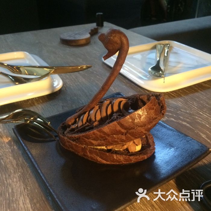 黑天鹅泡芙
