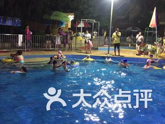 游泳池排名_游泳池卡通图片