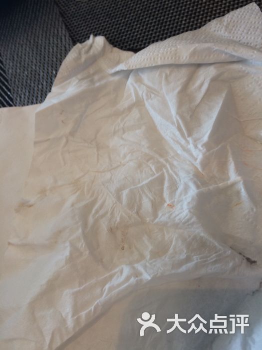 餐具有点脏,纸巾擦出茶还是酱油se