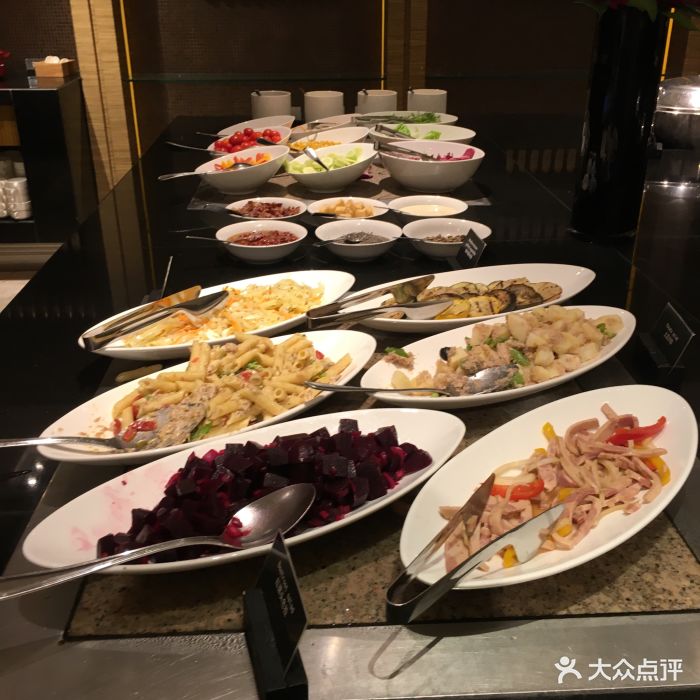 扬子江万丽大酒店bld咖啡厅海鲜自助晚餐图片