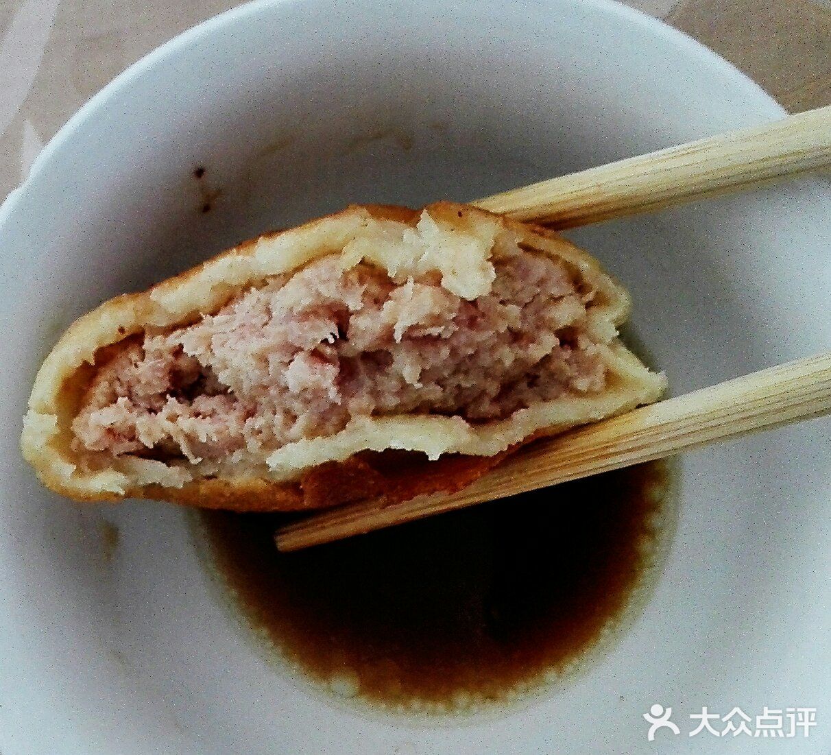 春日里的解馋特色小吃 门钉肉饼是北京的传统小吃