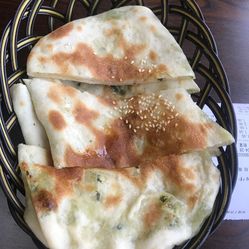 德信体育寻味“最上海”淮海路老字号美食根本吃不停！｜春启淮海路漫步梧桐区