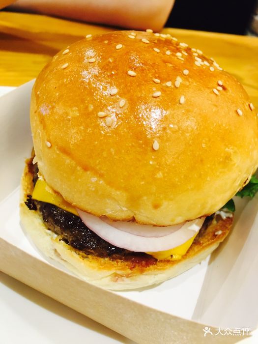 high burger(食宝街店)经典芝士堡图片 第3张