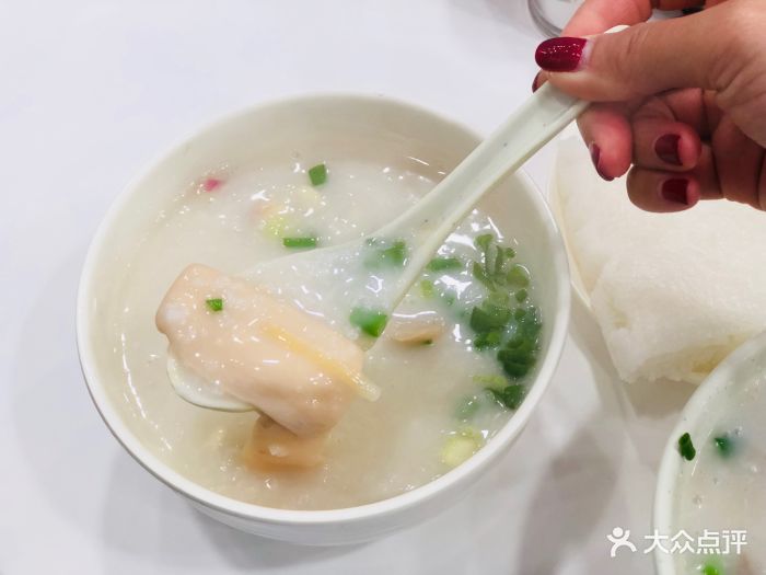 生滚鲍鱼滑鸡粥
