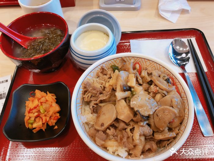 食其家(深圳湾店)麻辣菌菇牛丼图片