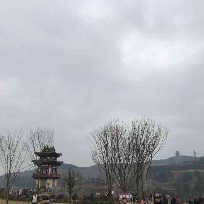 凤垭山风景旅游区-"凤娅山是整个离南充市区最近的山