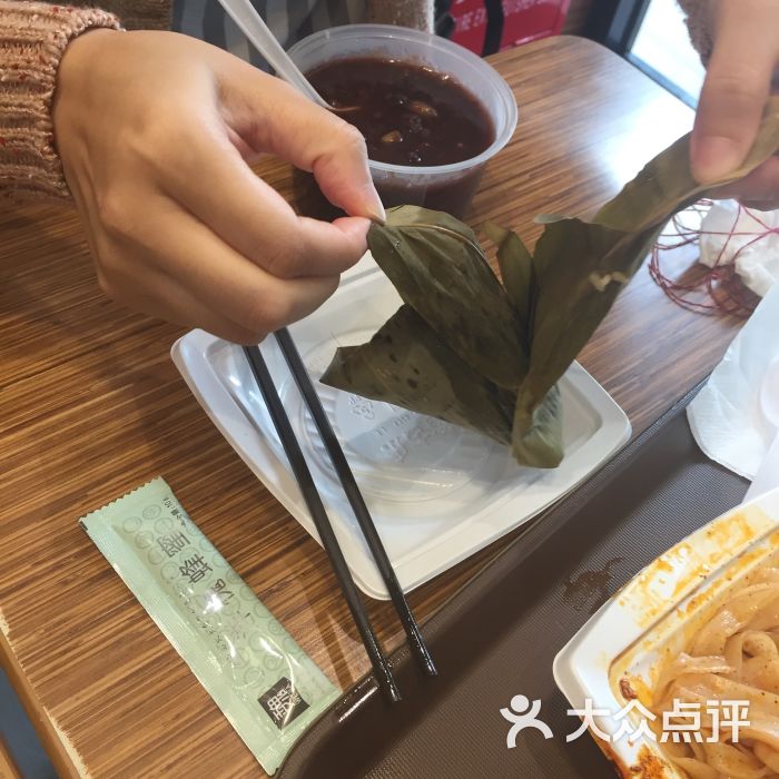 魏家凉皮:很久没吃魏家了,凉皮从5元涨到.西安