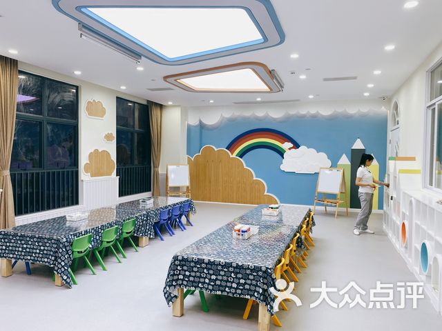 深圳若贝尔自然树(蒙特利梭)幼儿园