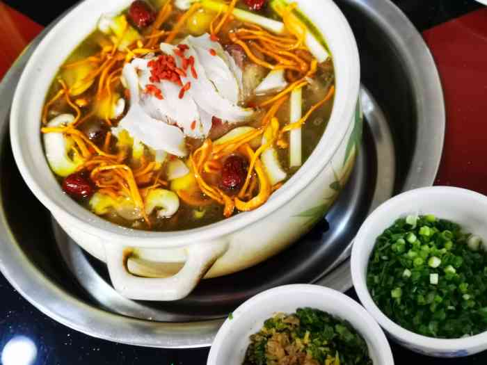 李记云南天麻火腿鸡-"这几年天麻鸡很流行,这家天麻鸡