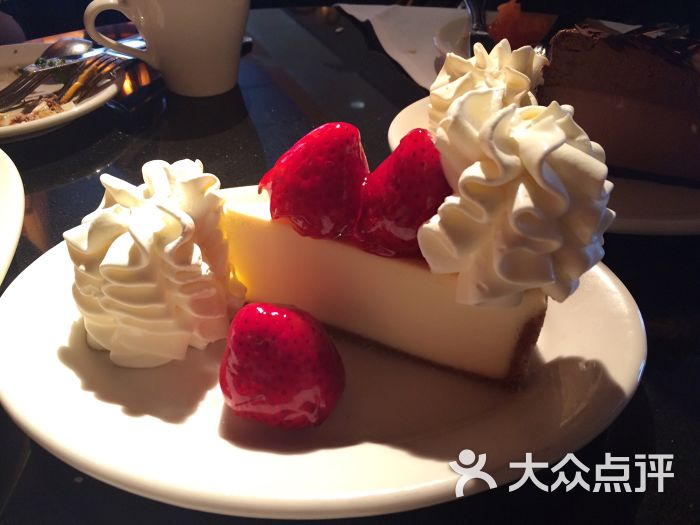 the cheesecake factory 芝乐坊餐厅(迪士尼小镇店)草莓芝士蛋糕图片