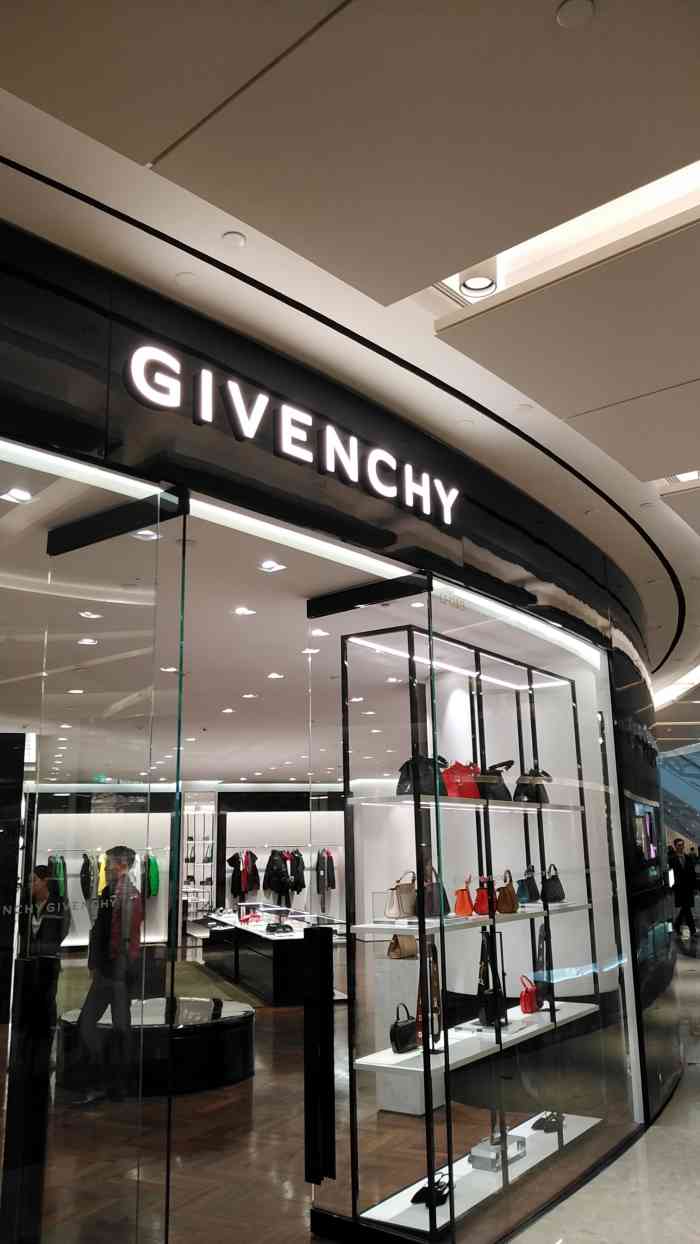 givenchy纪梵希上海ifc男装精品店(国金中心商场店)