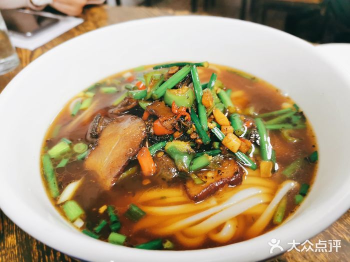 八星八钻夜宵城(炒码面粉)鳝鱼腊肉粉图片