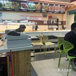 店子多少人口_博社村人口多少(2)