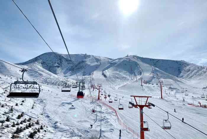 将军山滑雪场-"这是我见过的最大的滑雪场了!设备齐全,还.