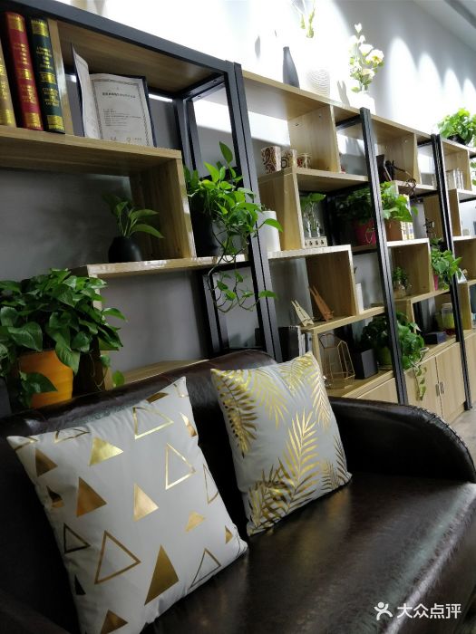 莱克婚礼定制地址:钟楼区运河路198号5-301.