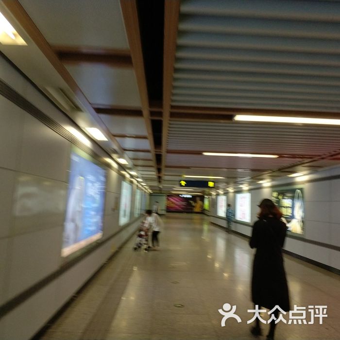 三桥-地铁站