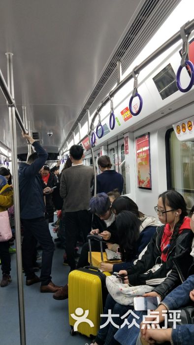 重庆北站北广场地铁站