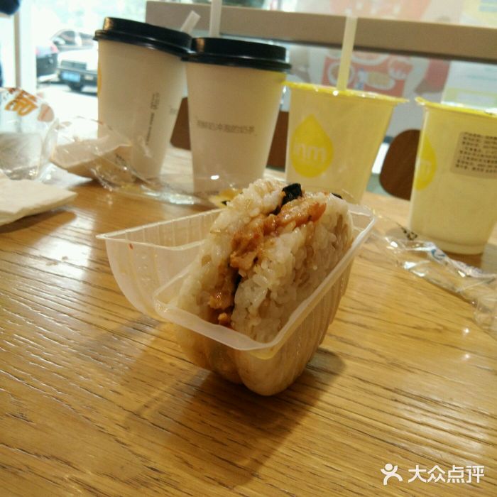 一鸣真鲜奶吧(宾虹路店)米汉堡图片