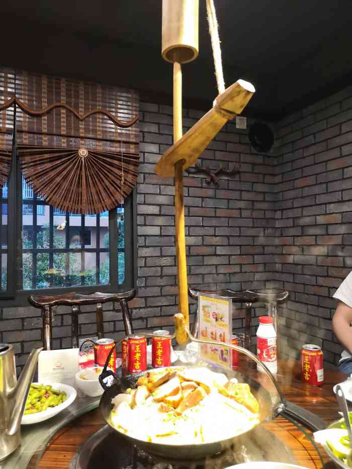 胜利吊锅城(拔云尖总店"这家店是我们非常喜欢,然后印象也很深刻.