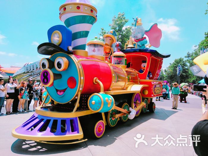 迪士尼花车巡游人物