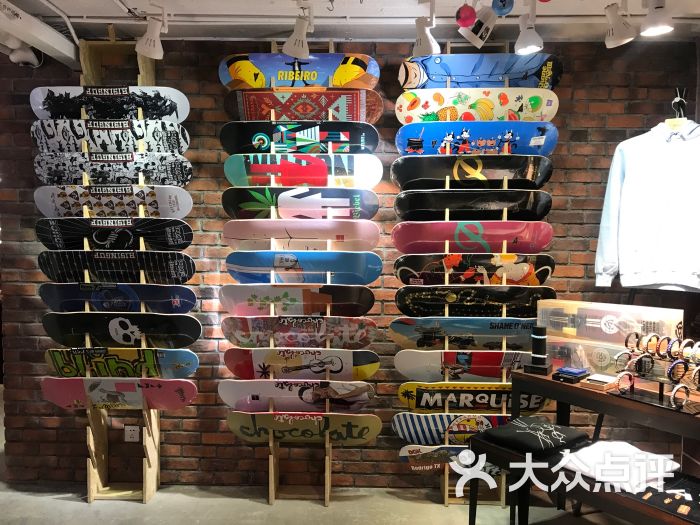 聚点滑板spot skate(常熟路店)图片 第2张