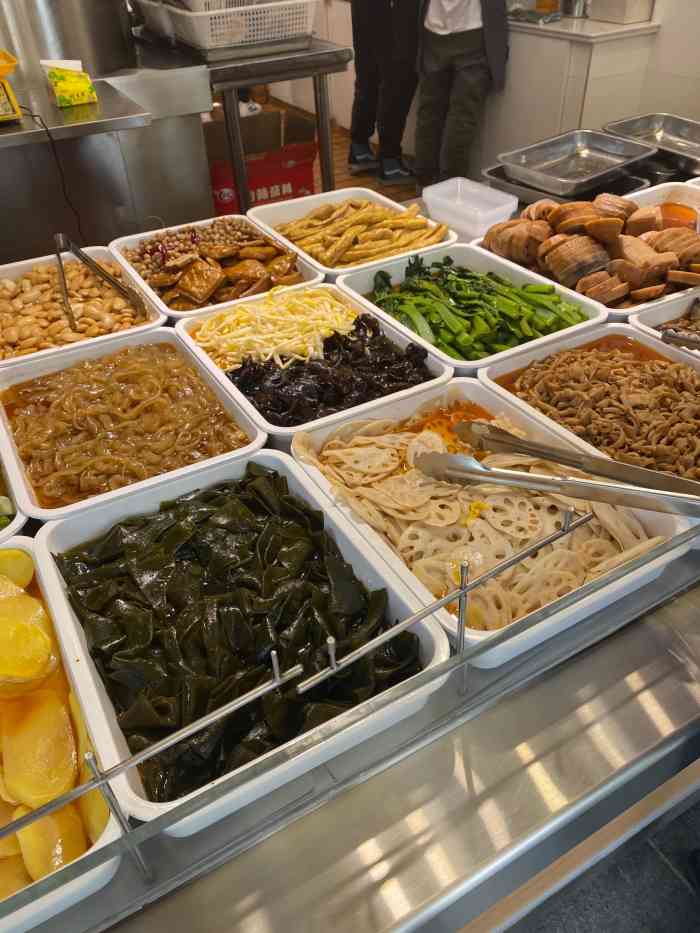 五香草现捞(交大路总店)-"菜品还是很多的,素菜很新鲜,都是早上现做.