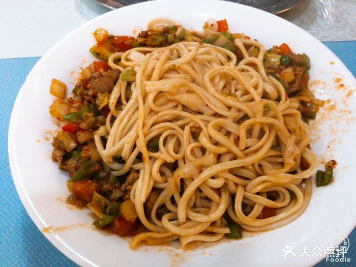 马尔龙新疆饭店·清真(长青路店)家常拌面图片 第1张