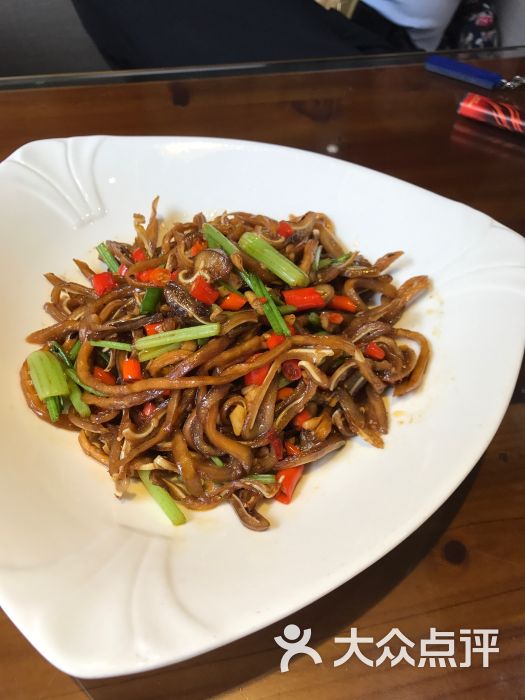 一般吧,其实跟个茶楼差不多,菜的味道.-八音小