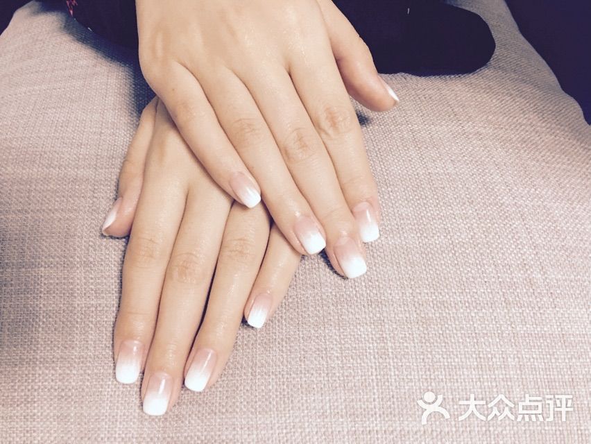 lohas nail 乐活美甲美睫(双井店)白色渐变图片 - 第4张