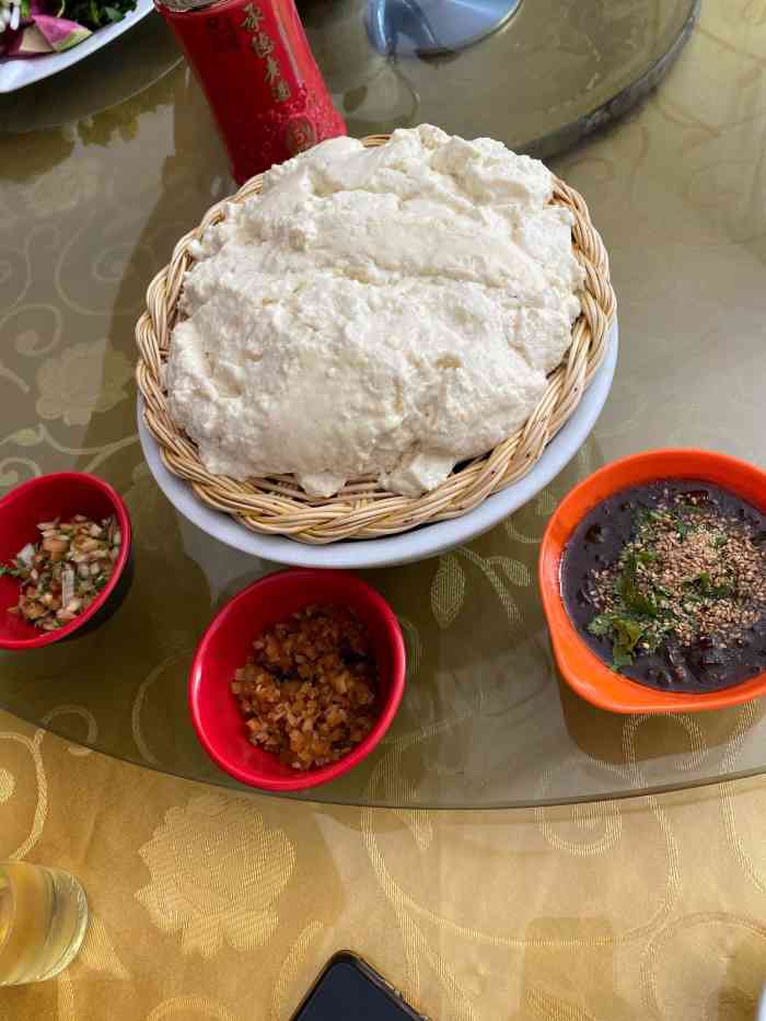 祖山花生老豆腐"县城小馆子,没有菜单,就是看啥点啥,有啥.