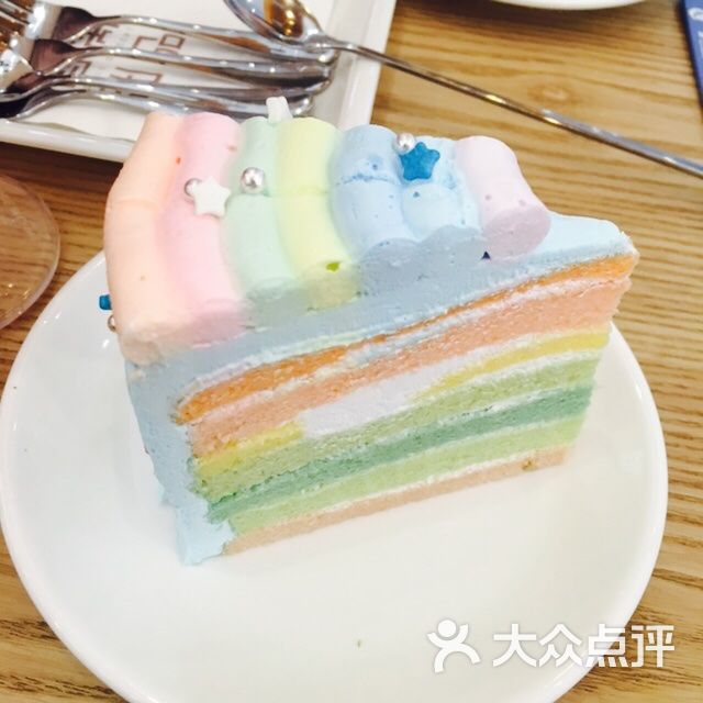 彩虹蛋糕