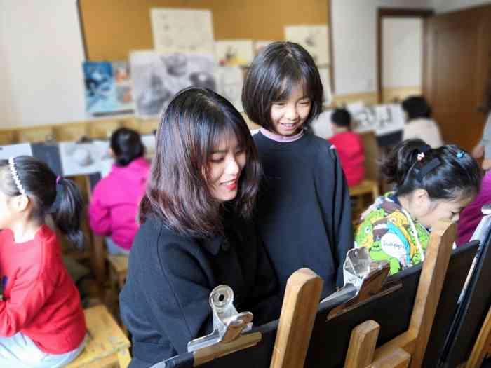 禾田画室(三林校区"我也觉得王老师很好啊,我女儿没上课之前连.