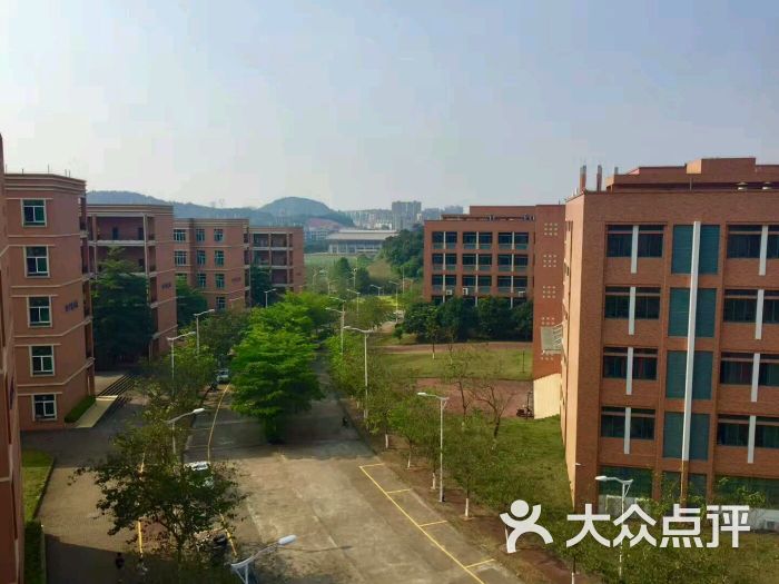 广东药学院(中山校区)-南门图片 - 第5张