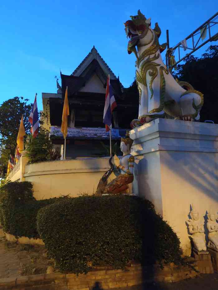 洛柯寺-"清迈古城里有很多寺庙,所以出门穿夹脚拖是.