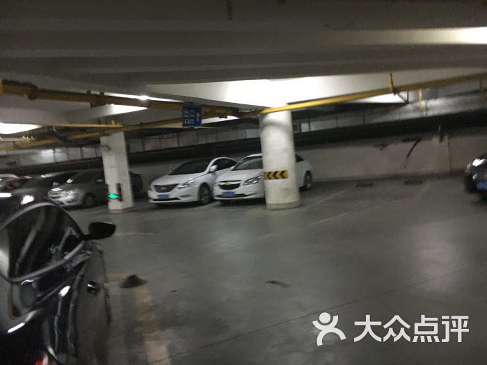 中心医院停车场-图片-武汉爱车