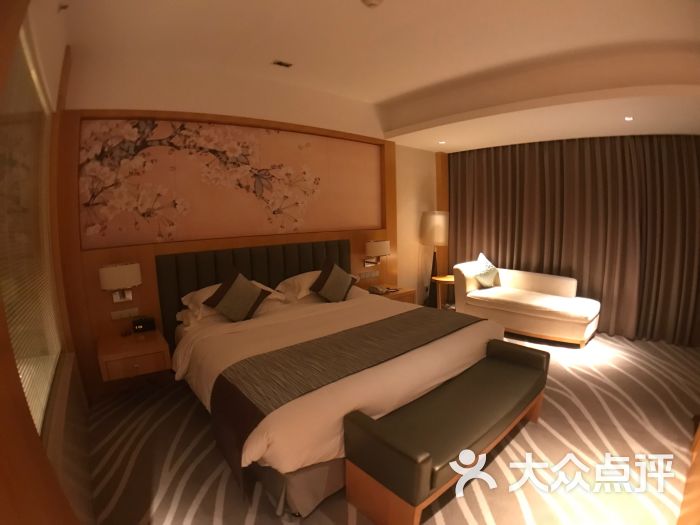 绍兴世茂皇冠假日酒店卧室图片 - 第3张