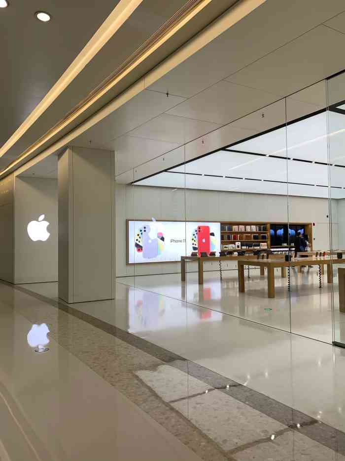 apple授权专营店(顺电万象店)-"『苹果直营店』银河购物中心店 位于
