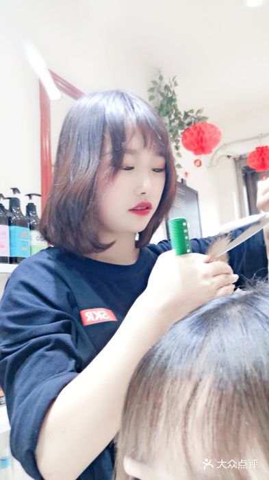 赫然造型图片