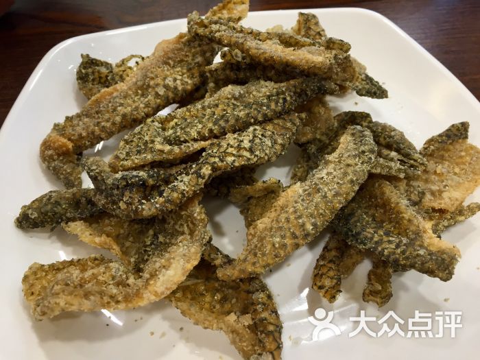 酥炸鱼皮