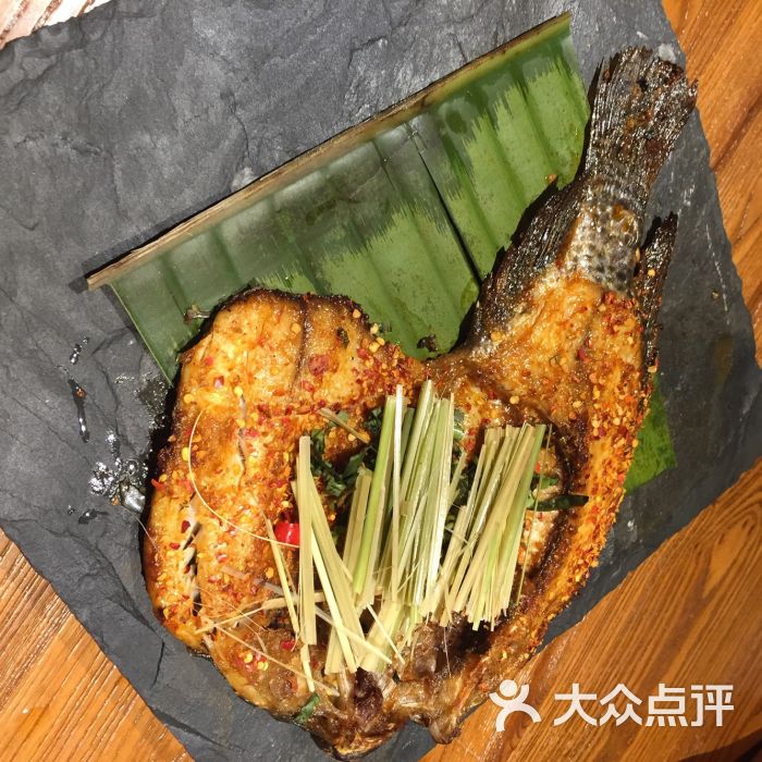 夜莺烤罗非鱼那傣味一声图片