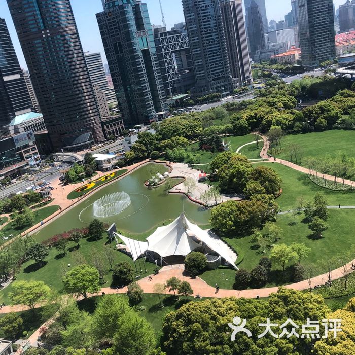 陆家嘴中心绿地