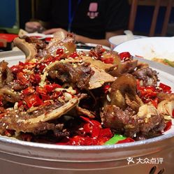 手抓巴骨肉