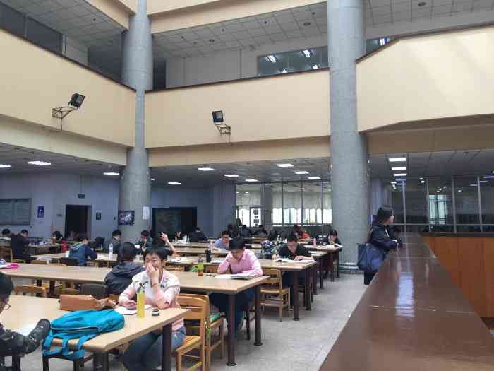 哈尔滨工业大学图书馆-"每一所大学的图书馆都具有着.