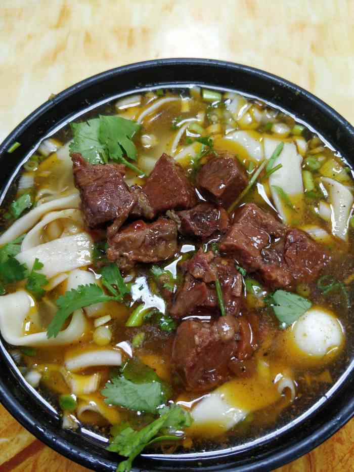 河南红烧牛肉面滋养烩面-"华理正面对面天等路走五,的